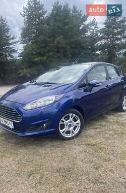 Хэтчбек Ford Fiesta 2016 в Киеве