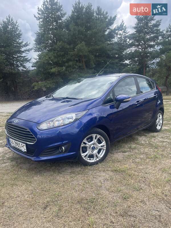 Хетчбек Ford Fiesta 2016 в Києві