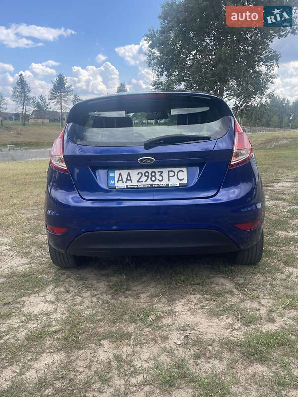 Хетчбек Ford Fiesta 2016 в Києві
