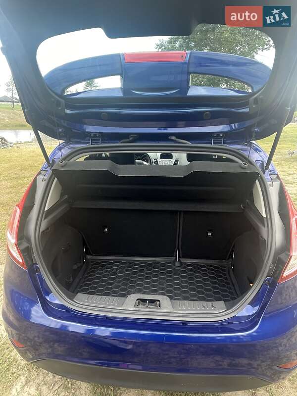 Хетчбек Ford Fiesta 2016 в Києві