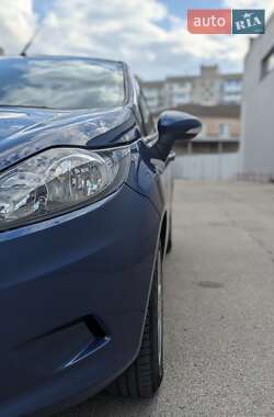 Хетчбек Ford Fiesta 2010 в 