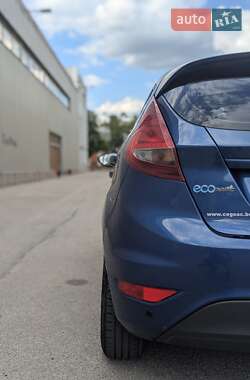 Хетчбек Ford Fiesta 2010 в 