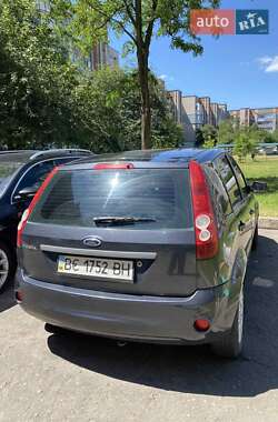 Хэтчбек Ford Fiesta 2007 в 