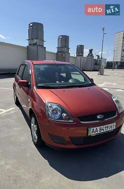 Хэтчбек Ford Fiesta 2007 в 