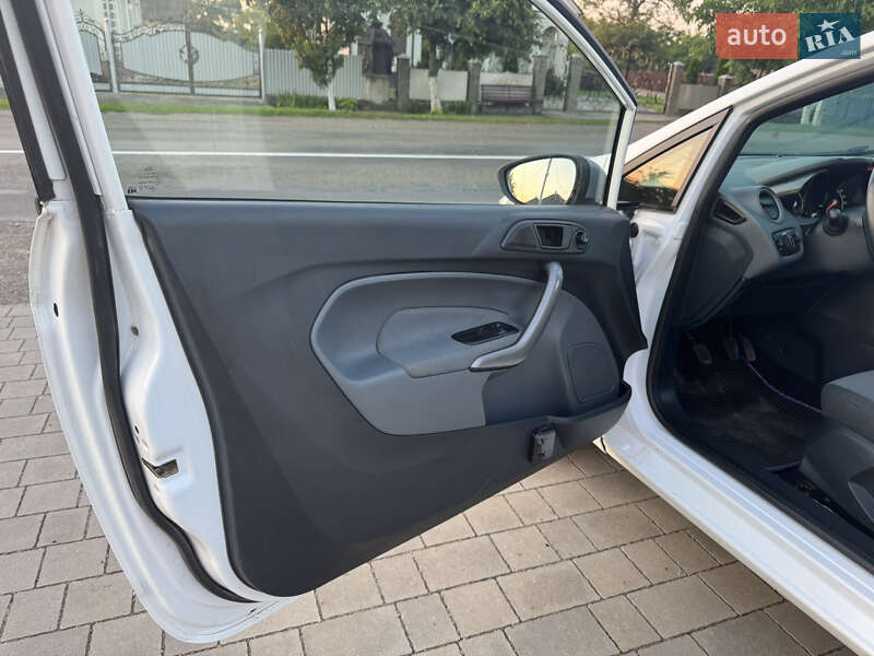Хэтчбек Ford Fiesta 2009 в Новоселице фото 17 Хэтчбек Ford Fiesta 2009 в Новоселице