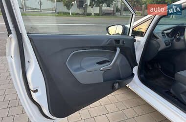 Хэтчбек Ford Fiesta 2009 в 