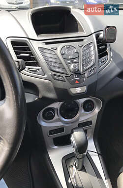 Хэтчбек Ford Fiesta 2017 в 