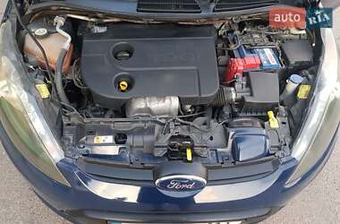 Хэтчбек Ford Fiesta 2011 в 