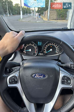 Седан Ford Fiesta 2016 в 