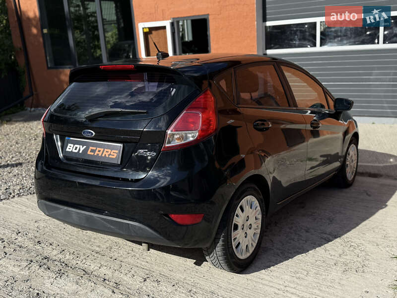 Хэтчбек Ford Fiesta 2016 в Ивано-Франковске