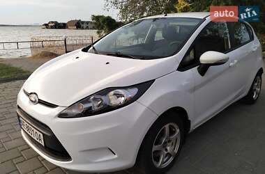 Хэтчбек Ford Fiesta 2011 в 
