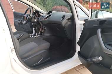 Хэтчбек Ford Fiesta 2011 в 