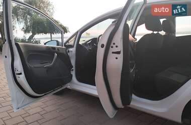 Хэтчбек Ford Fiesta 2011 в 