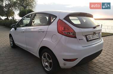 Хэтчбек Ford Fiesta 2011 в 