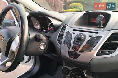 Хэтчбек Ford Fiesta 2011 в 