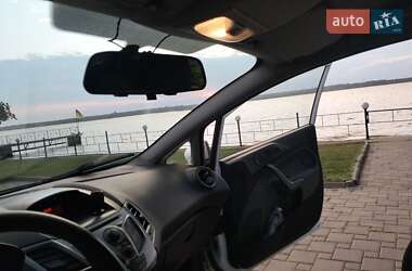 Хэтчбек Ford Fiesta 2011 в 