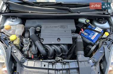 Хэтчбек Ford Fiesta 2006 в 