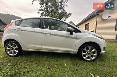 Хэтчбек Ford Fiesta 2014 в 