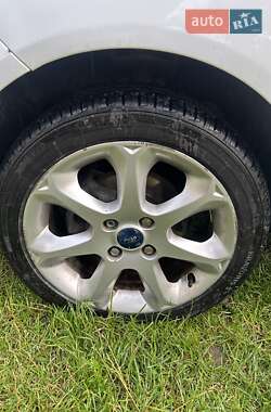 Хэтчбек Ford Fiesta 2014 в 