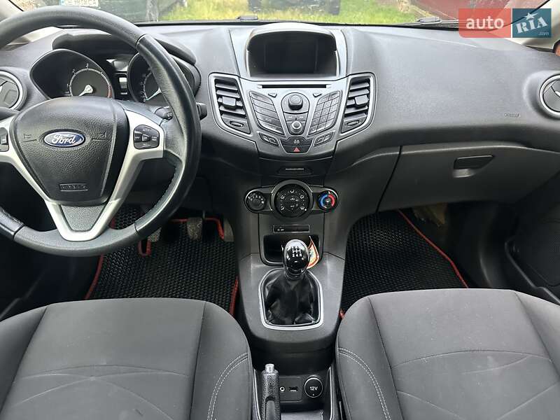 Хэтчбек Ford Fiesta 2014 в Берегомете