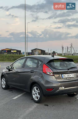 Хэтчбек Ford Fiesta 2016 в 