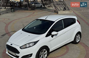 Хэтчбек Ford Fiesta 2013 в 