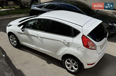 Хэтчбек Ford Fiesta 2013 в 