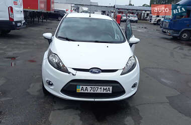 Хэтчбек Ford Fiesta 2011 в Киеве