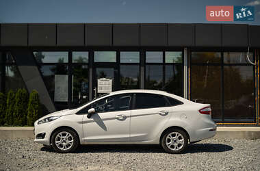 Седан Ford Fiesta 2014 в 
