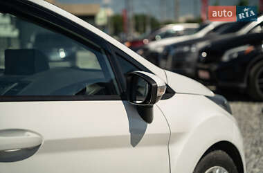Седан Ford Fiesta 2014 в 