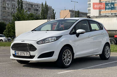 Хетчбек Ford Fiesta 2016 в Івано-Франківську