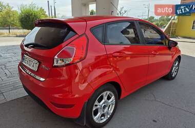 Хэтчбек Ford Fiesta 2015 в 