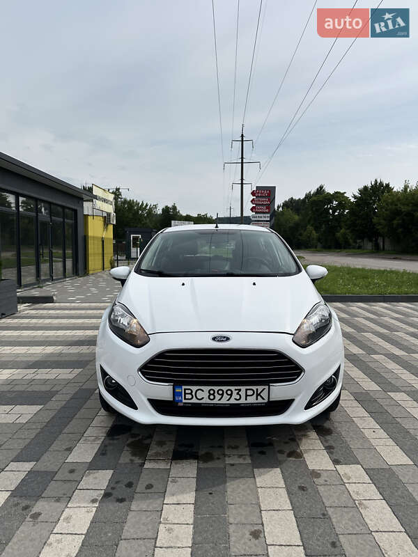 Хэтчбек Ford Fiesta 2015 в Львове