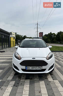 Хэтчбек Ford Fiesta 2015 в 