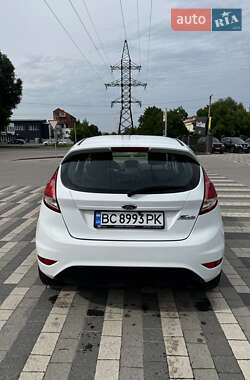 Хэтчбек Ford Fiesta 2015 в 