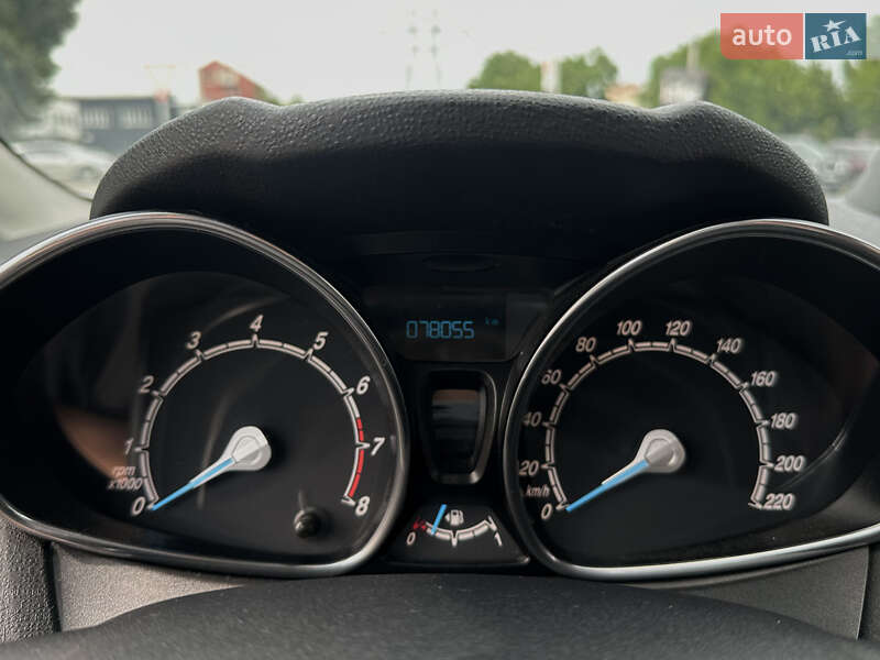 Хэтчбек Ford Fiesta 2015 в Львове