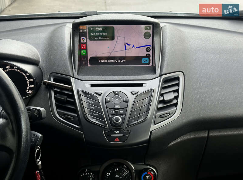 Хэтчбек Ford Fiesta 2015 в Львове
