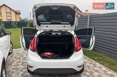 Хэтчбек Ford Fiesta 2008 в 