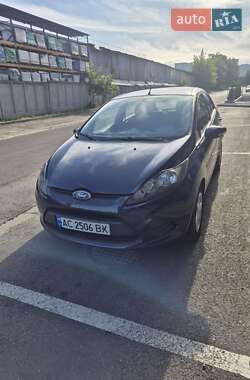 Хэтчбек Ford Fiesta 2012 в 