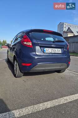 Хэтчбек Ford Fiesta 2012 в 