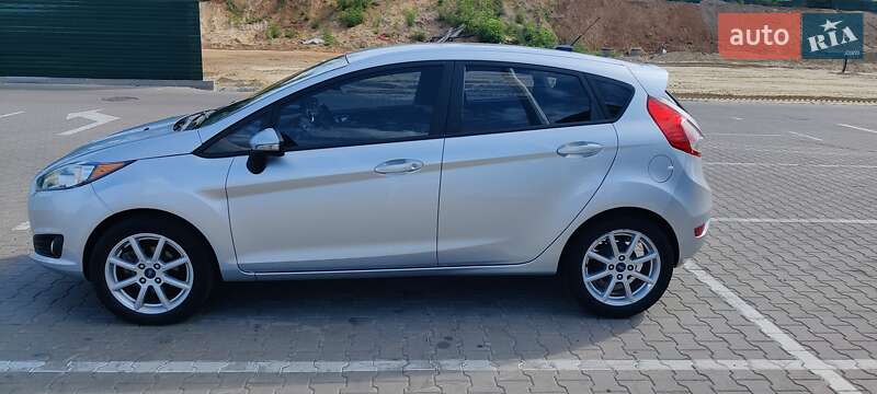 Хэтчбек Ford Fiesta 2016 в Киеве