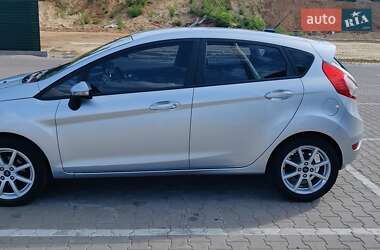 Хэтчбек Ford Fiesta 2016 в 