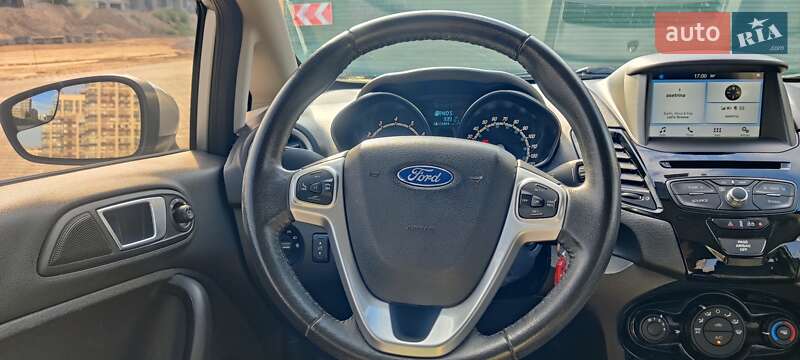 Хэтчбек Ford Fiesta 2016 в Киеве