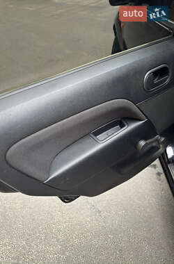 Хэтчбек Ford Fiesta 2006 в 
