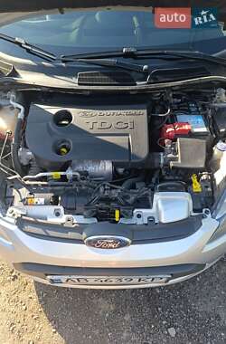 Хэтчбек Ford Fiesta 2012 в 