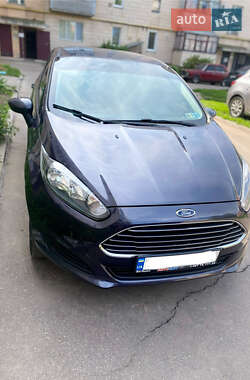 Седан Ford Fiesta 2011 в Гадяче