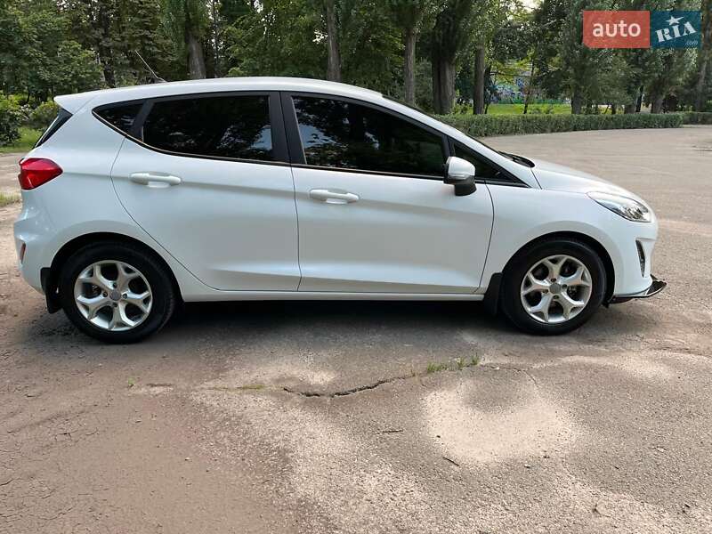 Хэтчбек Ford Fiesta 2018 в Киеве
