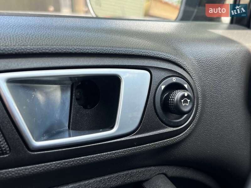 Хэтчбек Ford Fiesta 2014 в Киеве