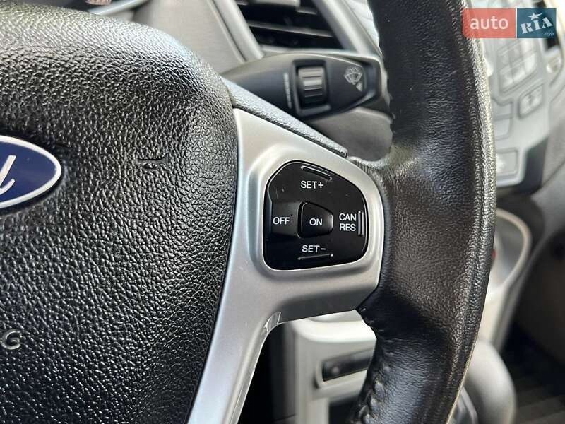 Хэтчбек Ford Fiesta 2014 в Киеве