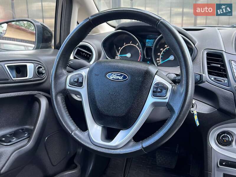 Хэтчбек Ford Fiesta 2014 в Киеве